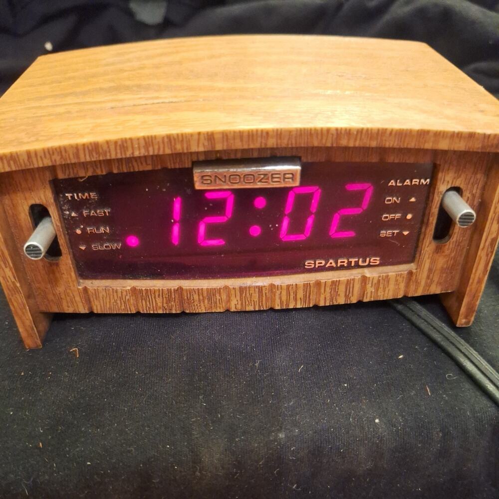 Spartus Vintage Jan 1979 Alarm Clock Model 21-3012-400 Wood Design Tested WORKS